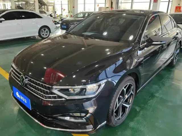 Фотография автомобиля — Volkswagen Magotan