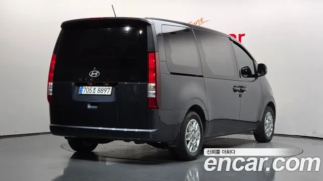 Hyundai Staria — Фото автомобиля 2