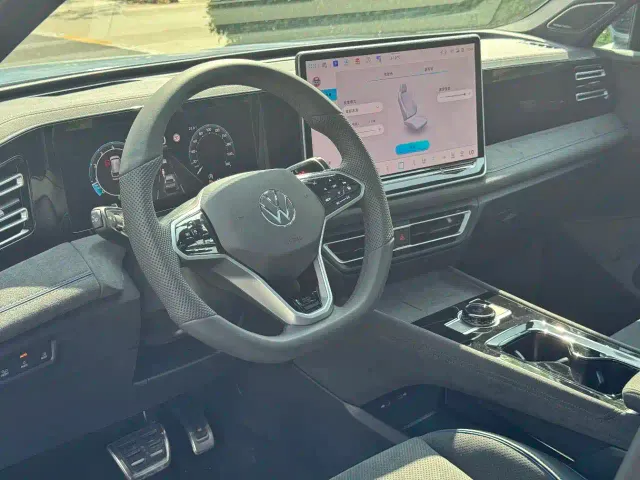 Volkswagen Tiguan L — Фото автомобиля 5
