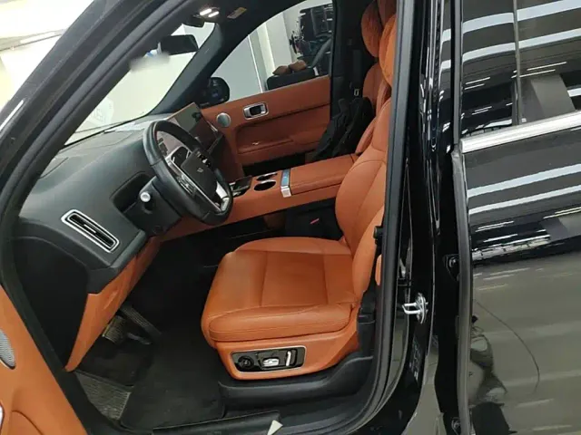 Li Auto L8 — Фото автомобиля 14