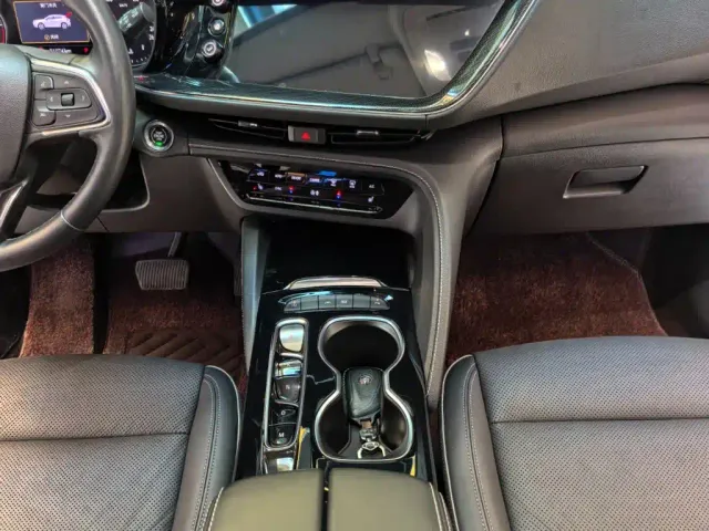 Buick Envision Plus — Фото автомобиля 12