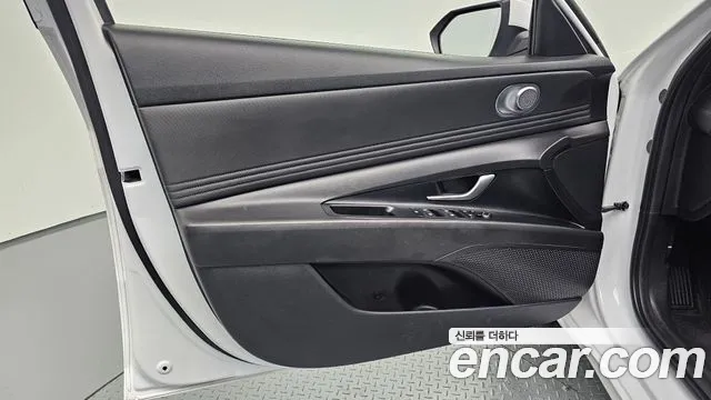 Hyundai AVANTE Avante (CN7) — Фото автомобиля 23