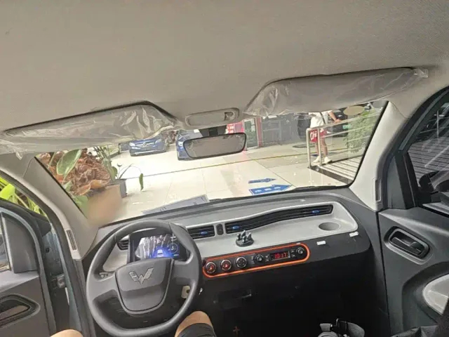 Wuling Hongguang Mini EV — Фото автомобиля 9