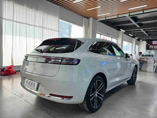 Aito M5 — Фото автомобиля 14
