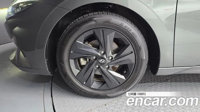 Hyundai AVANTE Avante (CN7) — Фото автомобиля 5