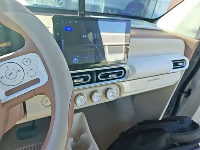 Wuling Hongguang Mini EV — Фото автомобиля 12