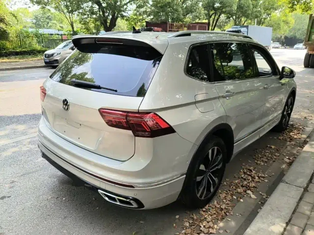Volkswagen Tiguan L — Фото автомобиля 6