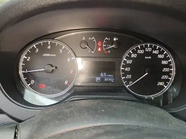 Nissan Tiida — Фото автомобиля 4