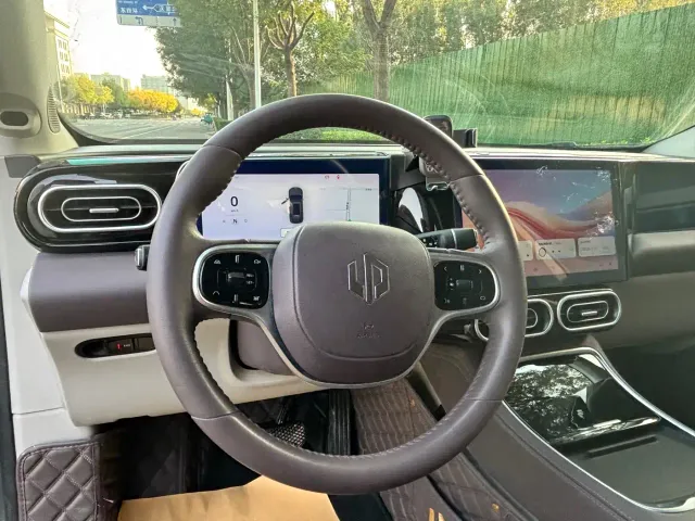 Leapmotor C11 — Фото автомобиля 7