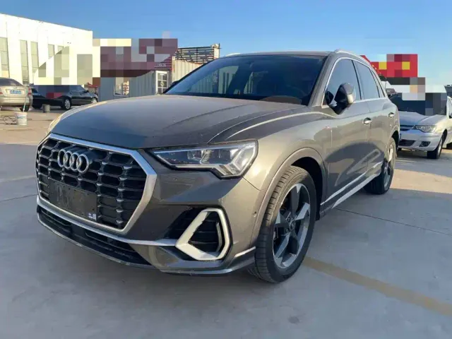 Фотография автомобиля — Audi Q3