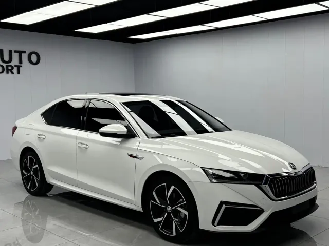 Skoda Octavia — Фото автомобиля 3