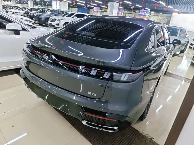 Changan Eado — Фото автомобиля 6