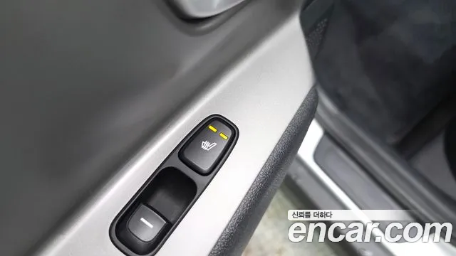 Kia Niro — Фото автомобиля 28