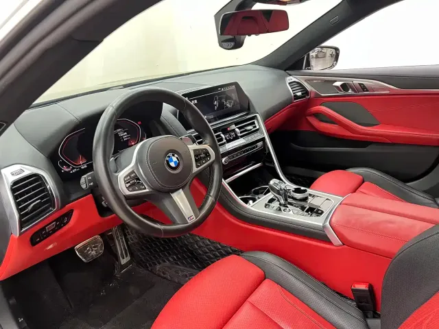 BMW 8 Series — Фото автомобиля 16