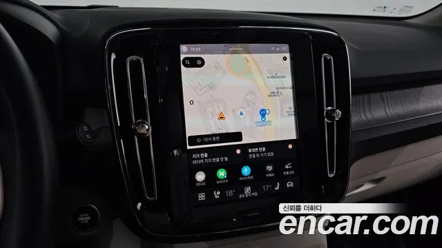 Volvo XC40 — Фото автомобиля 20