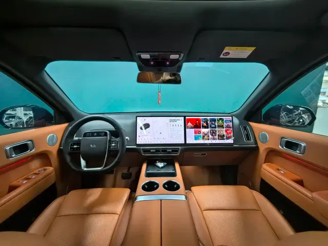Li Auto L8 — Фото автомобиля 3
