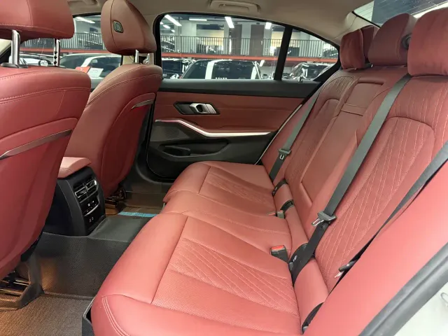 BMW 3 Series — Фото автомобиля 16