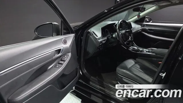 Hyundai Sonata Sonata (DN8) 2.0 LPG(Для проката) — Фото автомобиля 10
