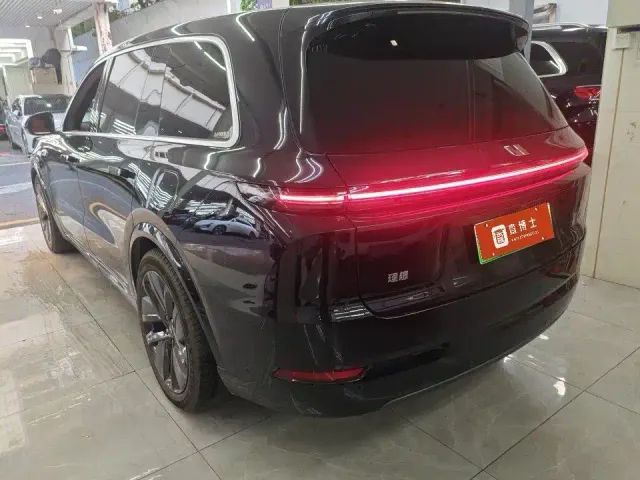 Li Auto L9 — Фото автомобиля 5
