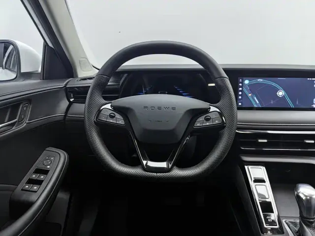 Roewe i5 — Фото автомобиля 11