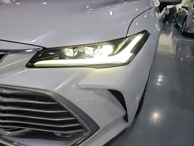 Toyota Avalon — Фото автомобиля 23