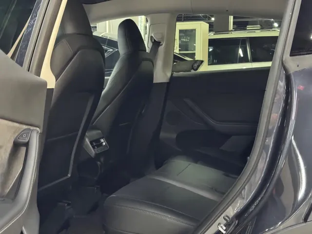 Tesla Model Y — Фото автомобиля 6