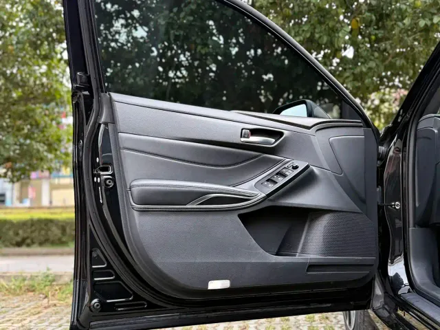 Toyota Avalon — Фото автомобиля 10