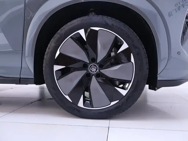 BYD Tang L — Фото автомобиля 6