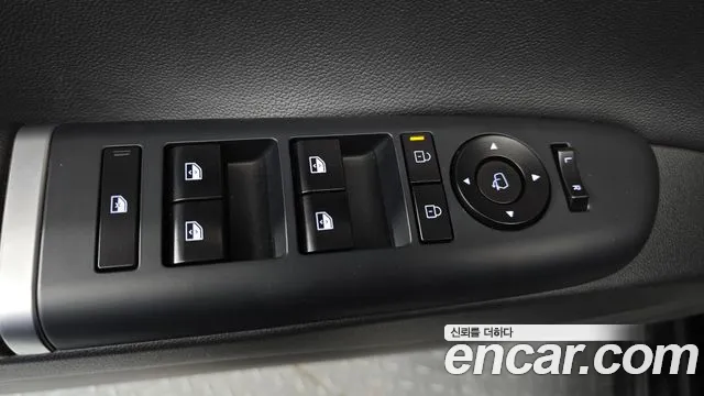 Hyundai Grandeur Grandeur (GN7) 2.5 Бензин 2WD — Фото автомобиля 18