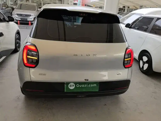 GAC Aion UT — Фото автомобиля 5