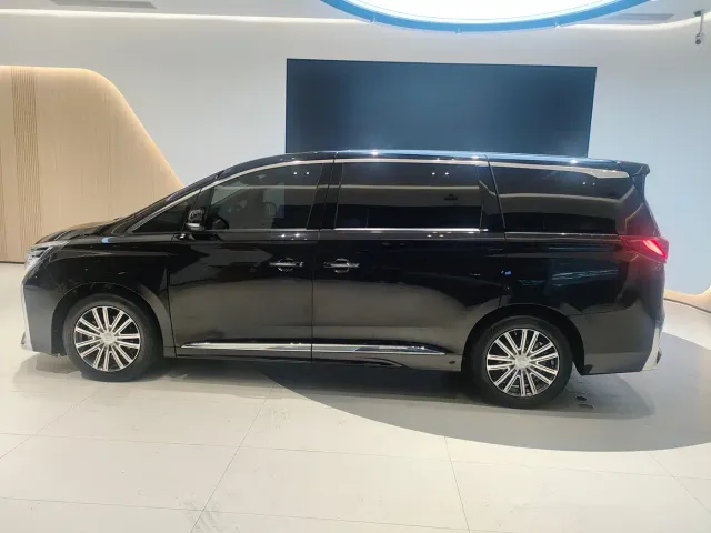 GAC Trumpchi M8 — Фото автомобиля 4