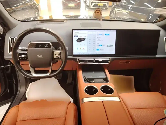 Li Auto L7 — Фото автомобиля 9