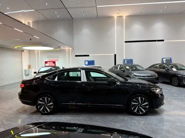 Volkswagen Passat — Фото автомобиля 5