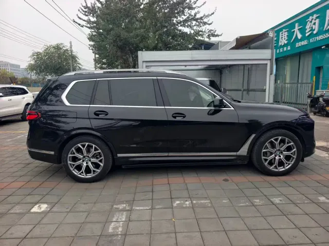 BMW X7 — Фото автомобиля 3