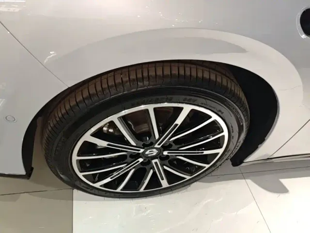 Leapmotor B01 — Фото автомобиля 22