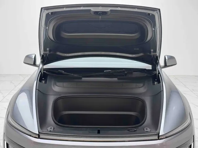 Tesla Model Y — Фото автомобиля 5