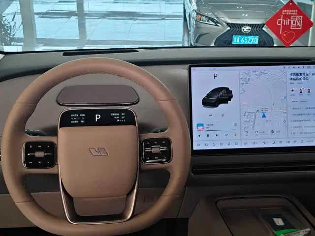 Li Auto i8 — Фото автомобиля 5