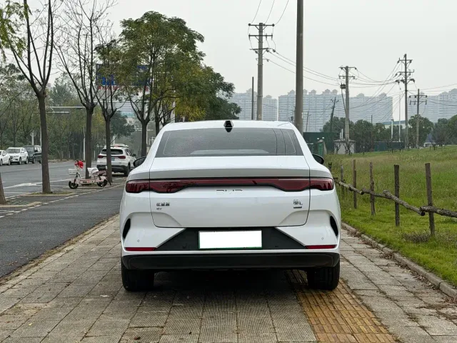 BYD Qin L — Фото автомобиля 4