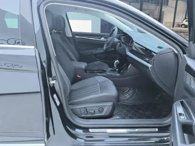 Volkswagen Passat — Фото автомобиля 8