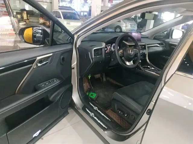 Lexus RX — Фото автомобиля 9