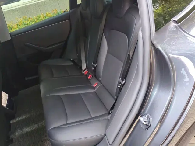 Tesla Model 3 — Фото автомобиля 16