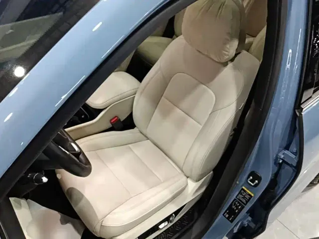 Li Auto ONE — Фото автомобиля 14