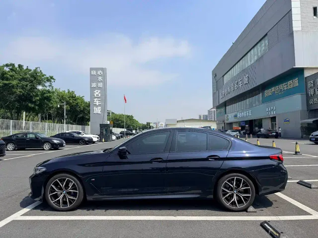 BMW 5 Series — Фото автомобиля 20