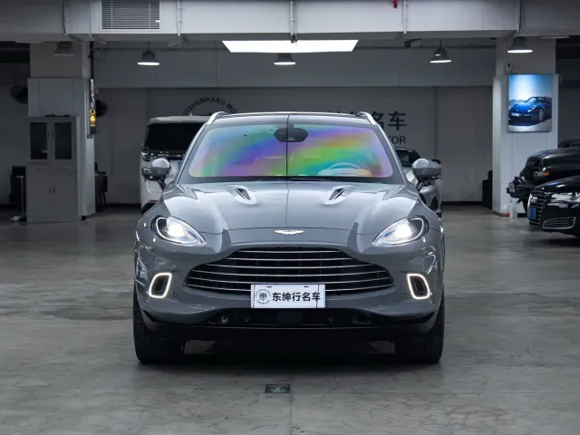 Aston Martin DBX — Фото автомобиля 2