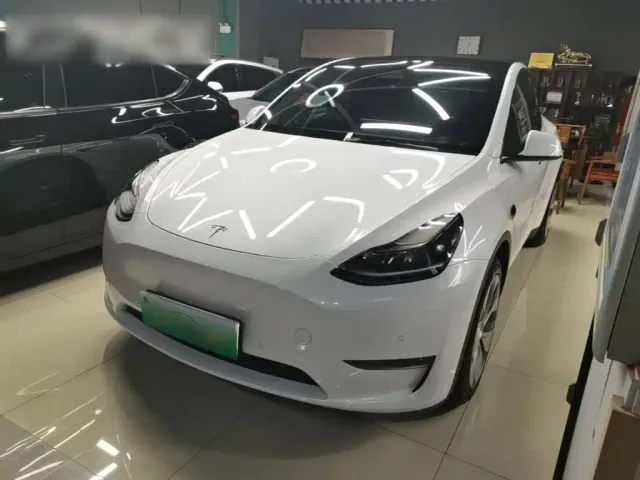 Фотография автомобиля — Tesla Model Y