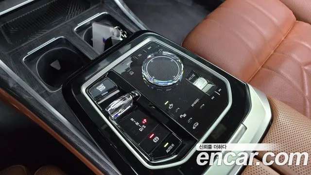 BMW 7-Series — Фото автомобиля 9