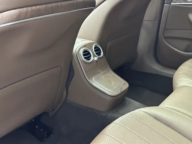 Mercedes-Benz E-Class — Фото автомобиля 21