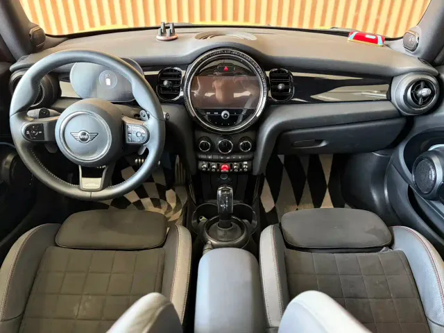 MINI Hatch — Фото автомобиля 11