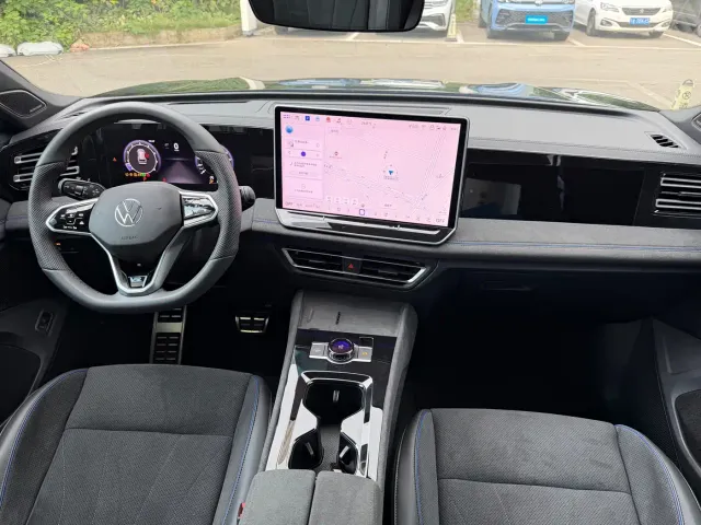 Volkswagen Tiguan L — Фото автомобиля 3
