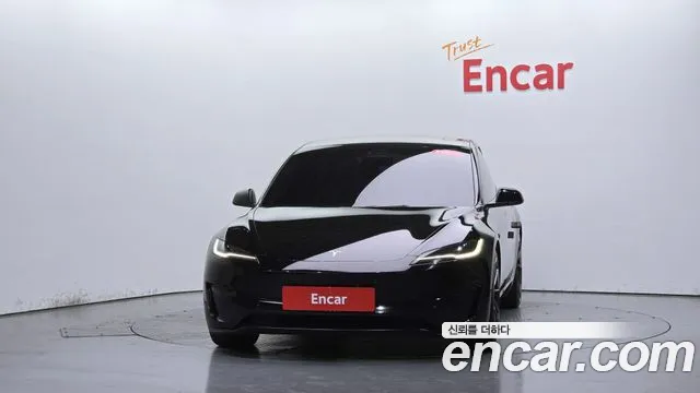 Tesla Model 3 — Фото автомобиля 3